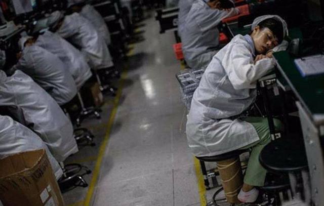 實拍我國手機生產工廠 進車間需換衣，每一環節都至關重要